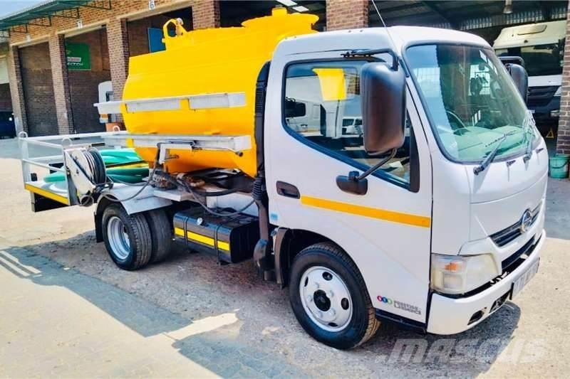 Hino 300 614 Outros Camiões