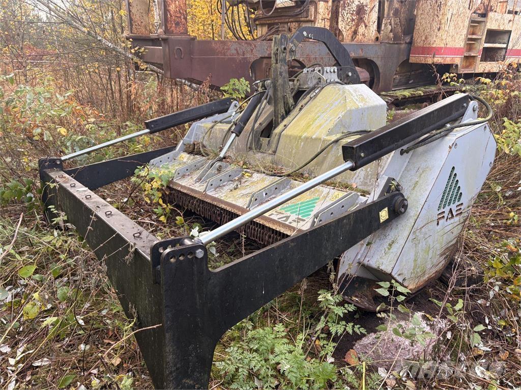FAE UMM/S 225-130 Gadanheiras e cortadores de folhas para pastos