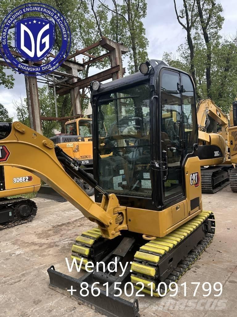 CAT 302 Miniescavadeiras