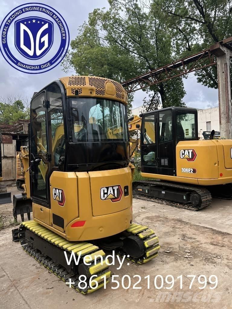 CAT 302 Miniescavadeiras