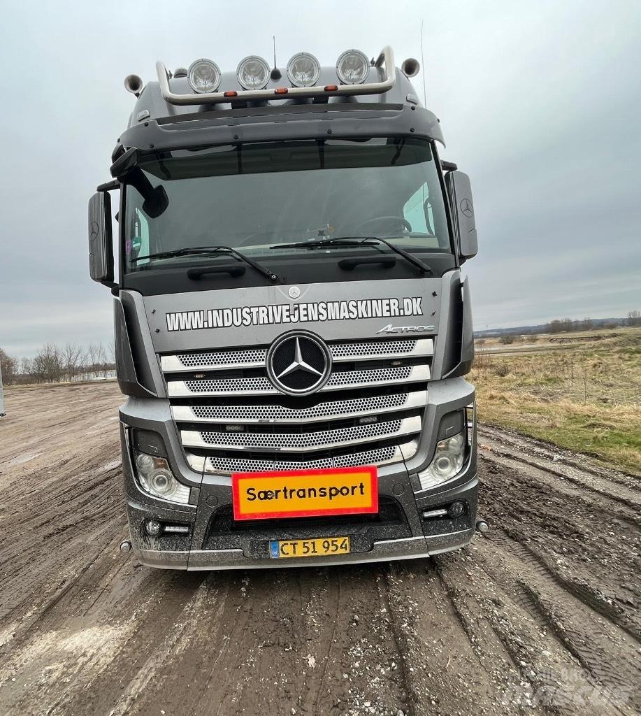 Mercedes-Benz 4158 Cavalos Mecânicos