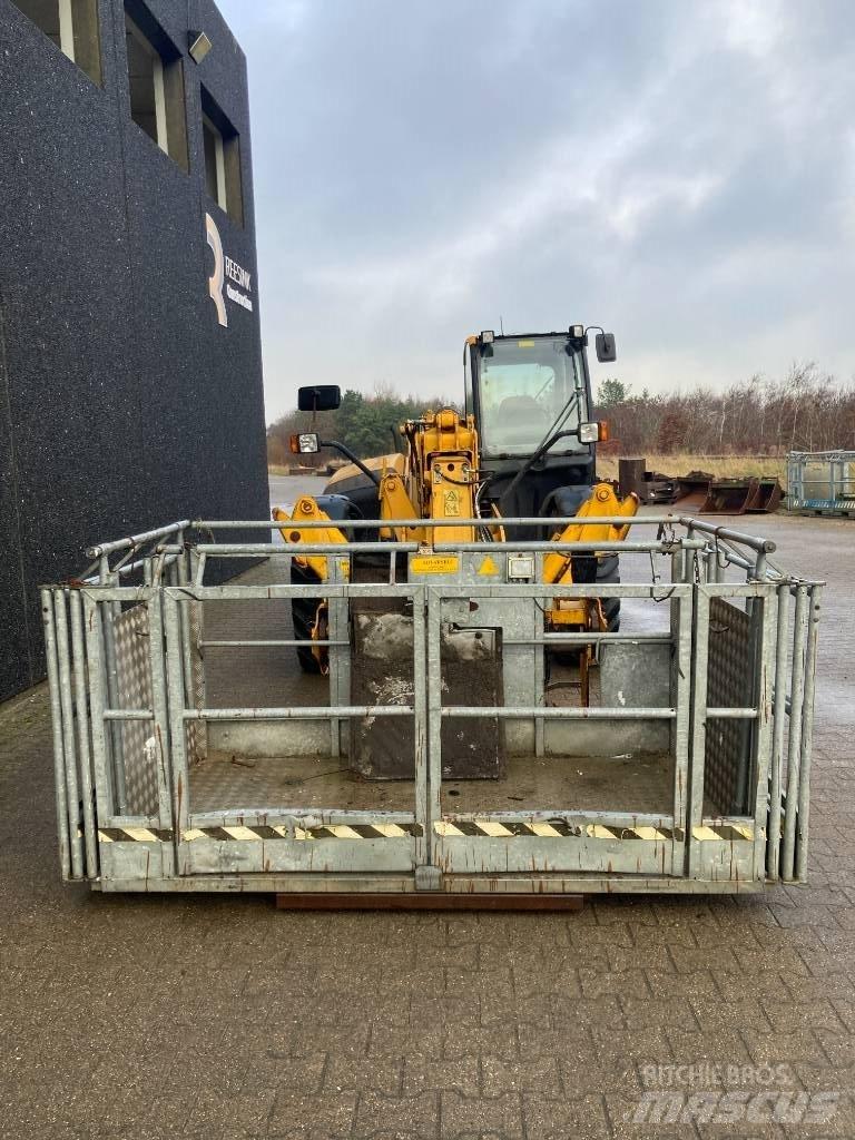 JCB 540-140 Manipulador telescópico
