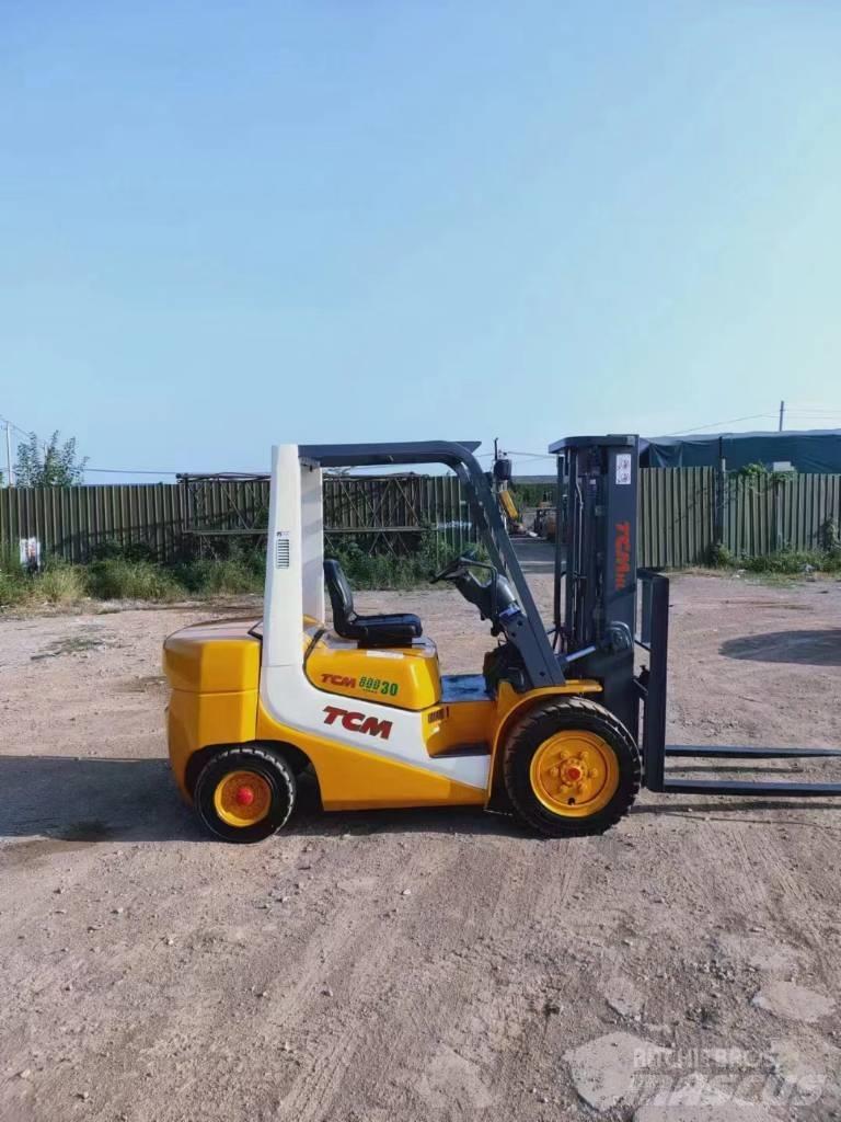 TCM FD30 Empilhadores Diesel