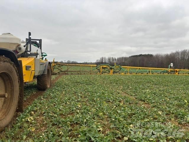 Chafer SENTRY 6000 Pulverizadores rebocados