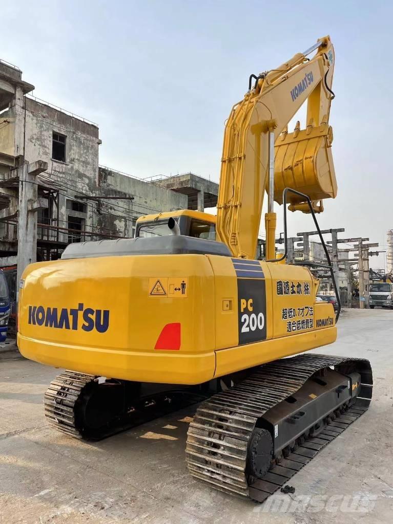 Komatsu PC 200-7 Escavadeiras de esteiras