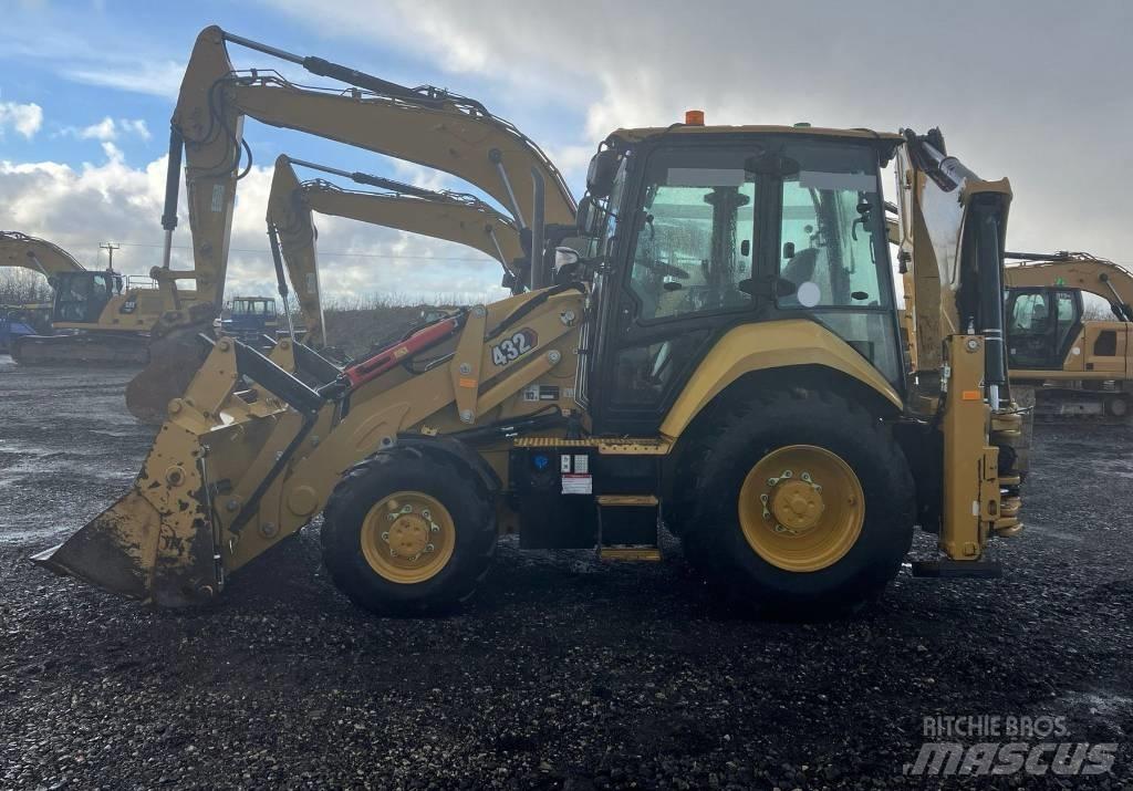 CAT 432 Retroescavadeiras