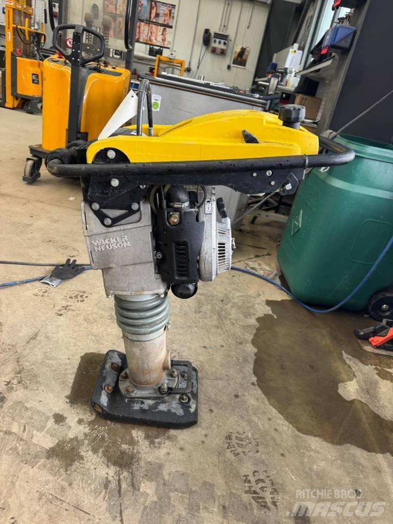 Wacker Neuson BS50-2 Saltitões
