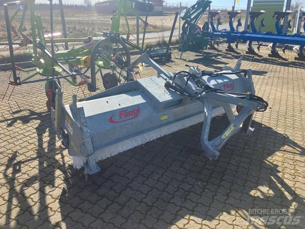 Fliegl Kost 2,8 m. Outros acessórios de tractores