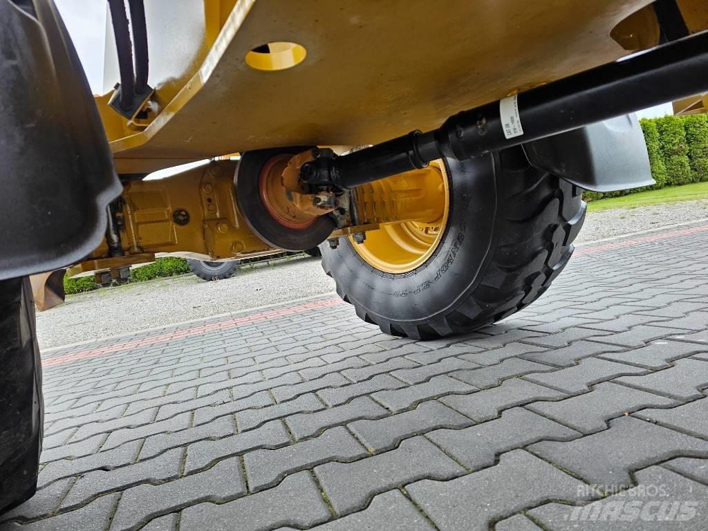 CAT 906 M Carregadeiras de rodas