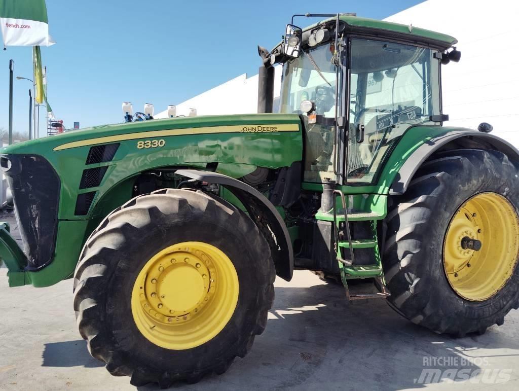 John Deere 8330 Tratores Agrícolas usados