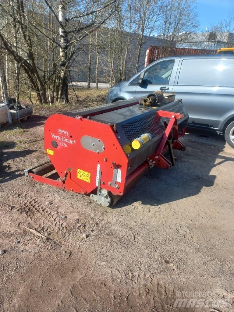 Redexim 7526 Arejadores e escarificadores relvados
