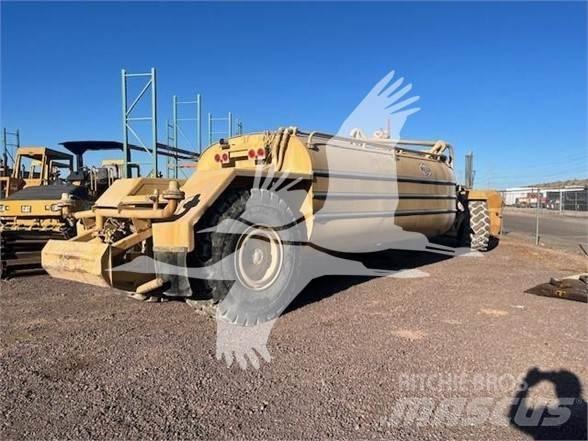 CAT 613C Auto-tanques