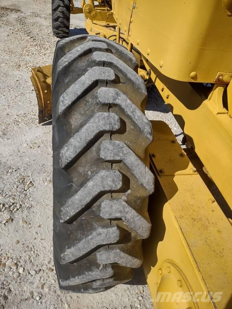 CAT 120 Motoniveladoras