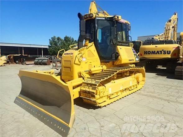 Komatsu D51EXi-24 Dozers - Tratores rastos