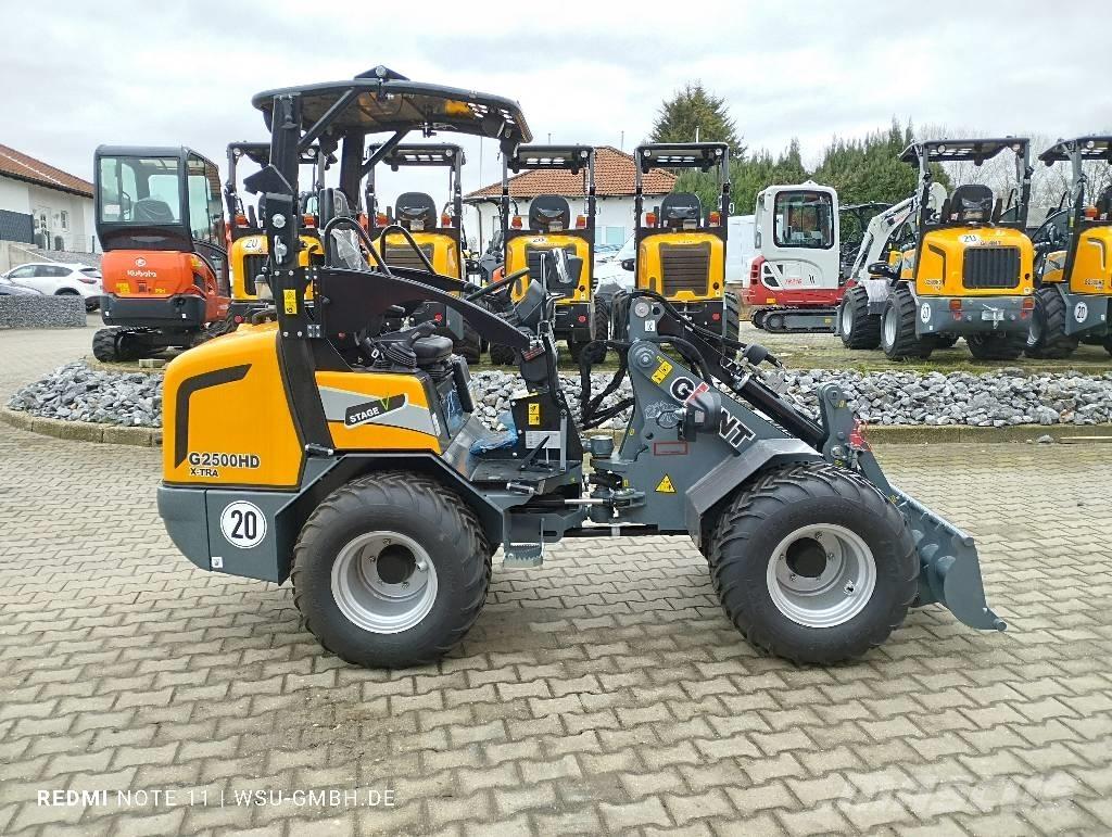 GiANT G2500 Xtra HD Minicarregadeiras