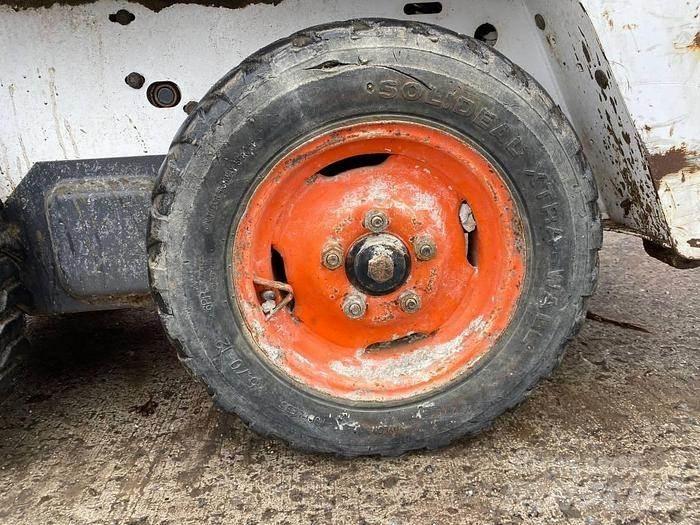 Bobcat S70 Carregadeiras de rodas