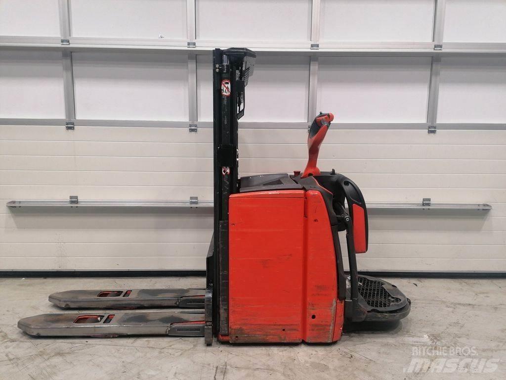 Linde L14AP Empilhador para operador externo