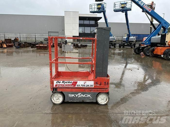 SkyJack SJ16 Elevadores de tesoura