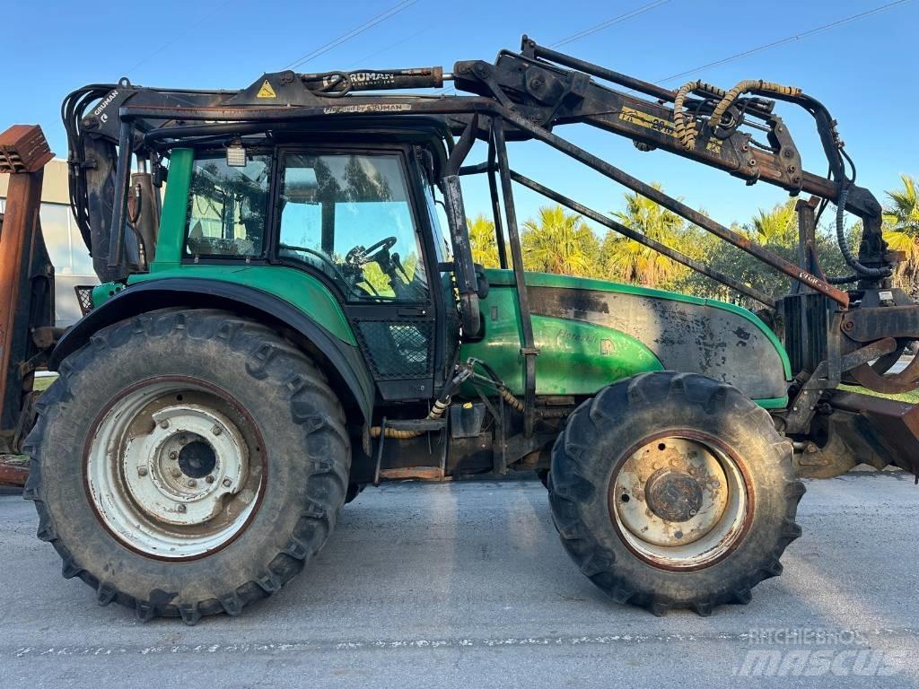 Valtra T130 Tractores florestais