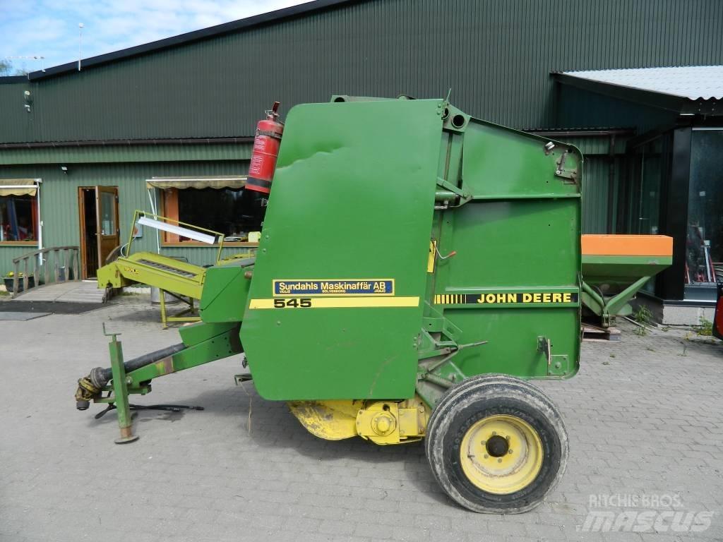 John Deere 545 Enfardadeira de rolos