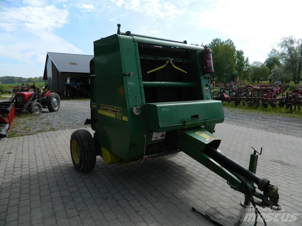John Deere 545 Enfardadeira de rolos