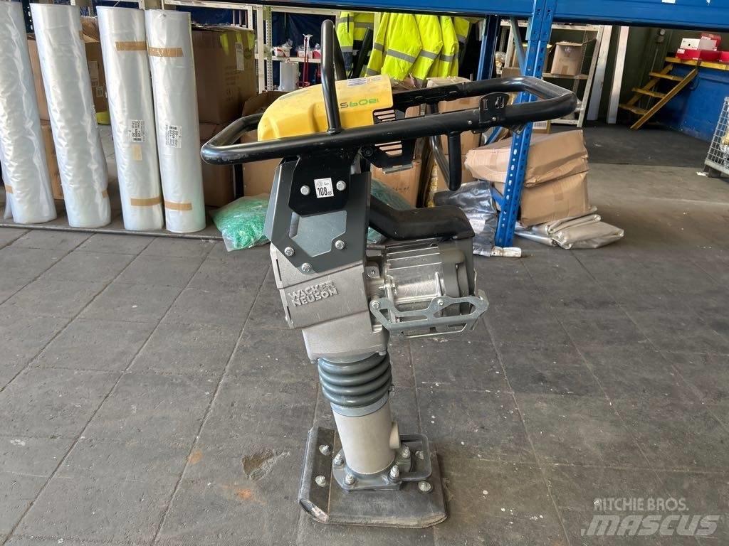 Wacker Neuson AS60e Saltitões