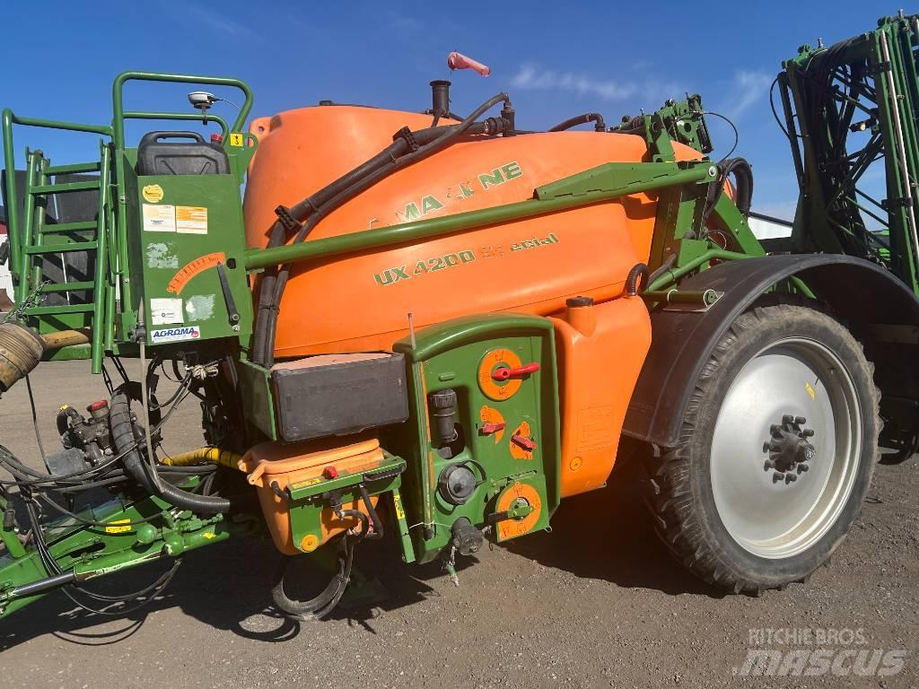 Amazone UX 4200 Pulverizadores rebocados