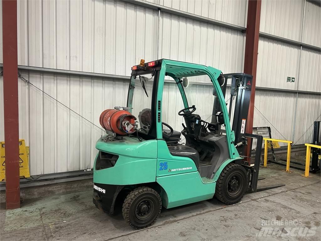 Mitsubishi FG25N Empilhadores a gás