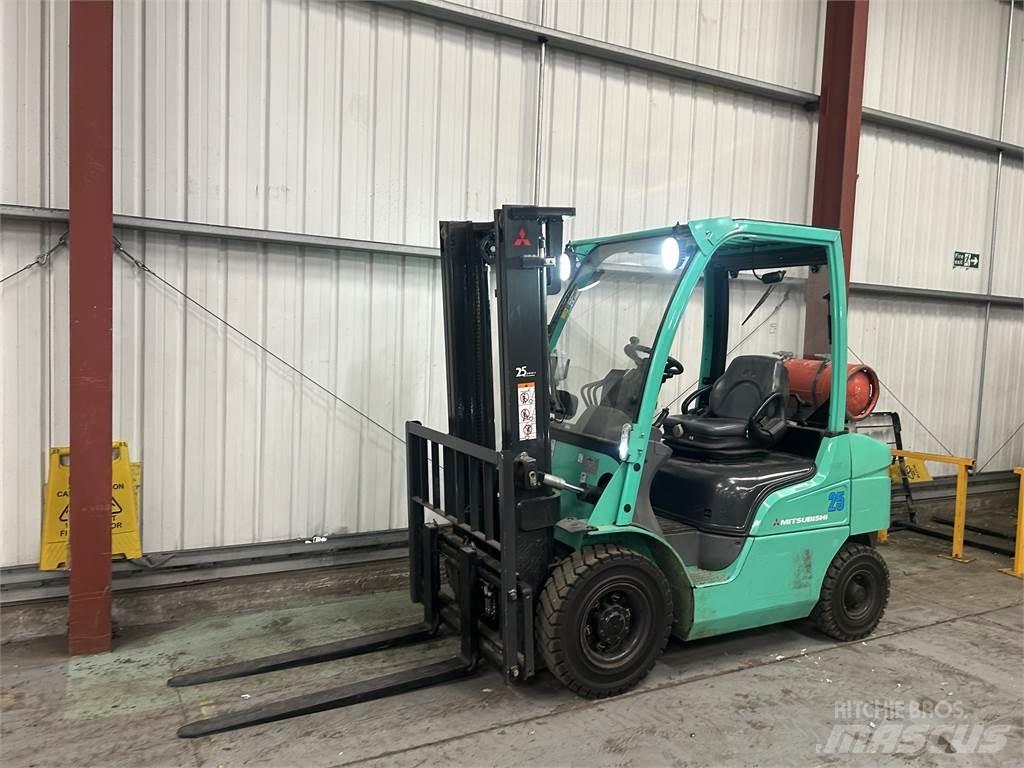 Mitsubishi FG25N Empilhadores a gás