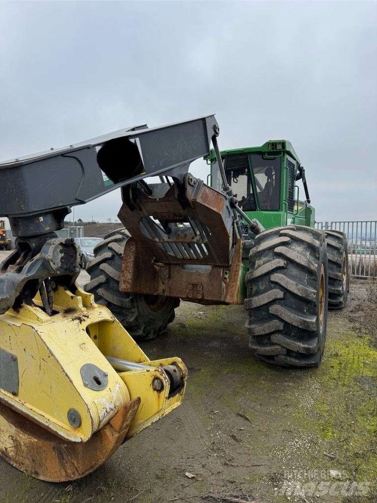 John Deere 748 Rechegadores