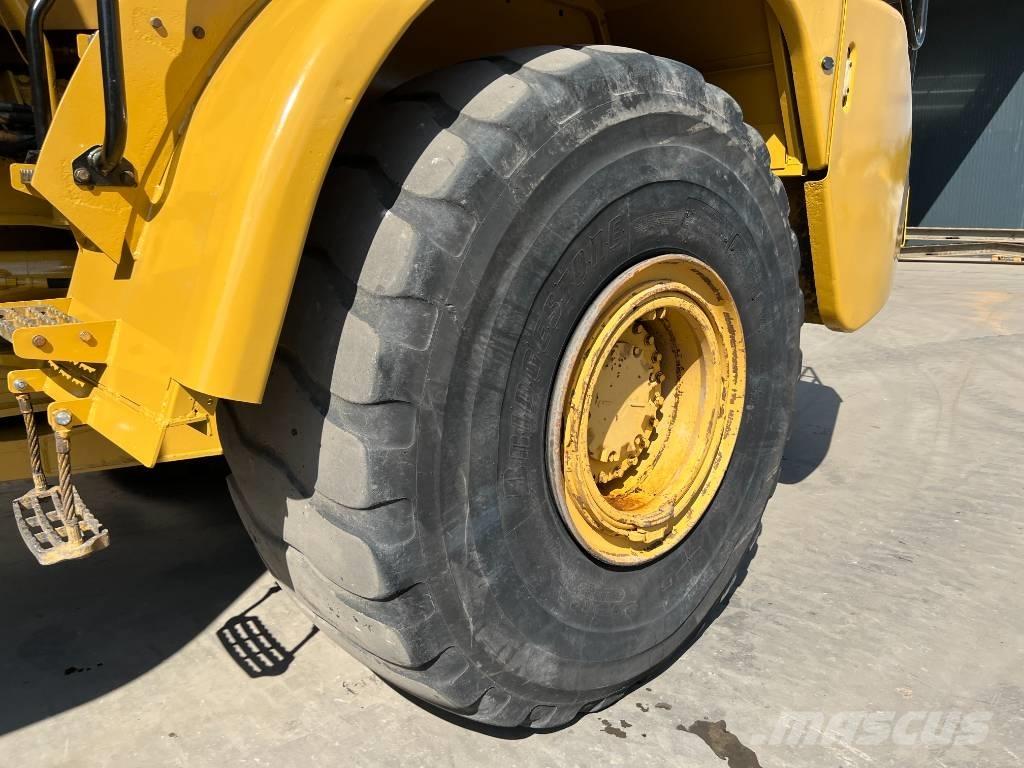 CAT 740 Water Truck Auto-tanques