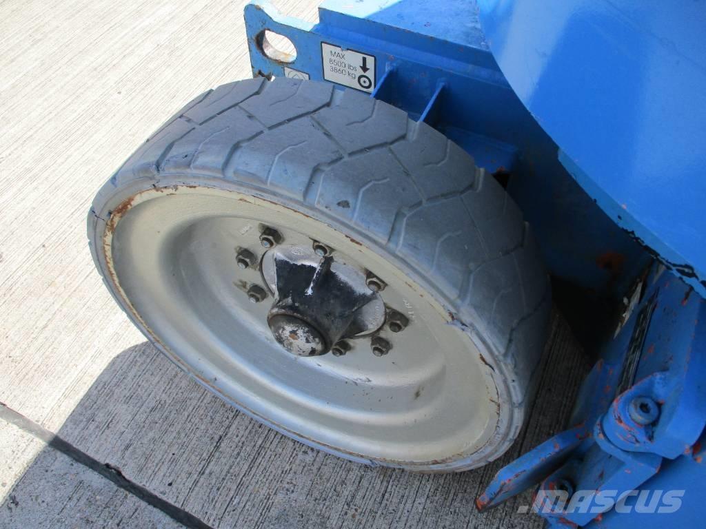 JLG E300AJP (180) Plataformas de braço compactas auto-propulsão