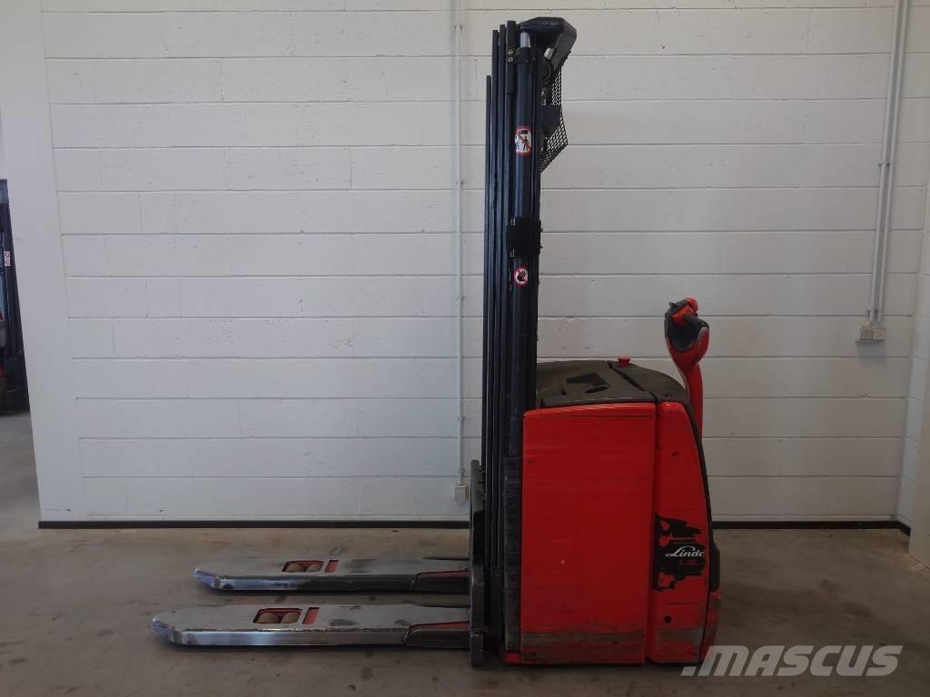 Linde L 16 Empilhador para operador externo