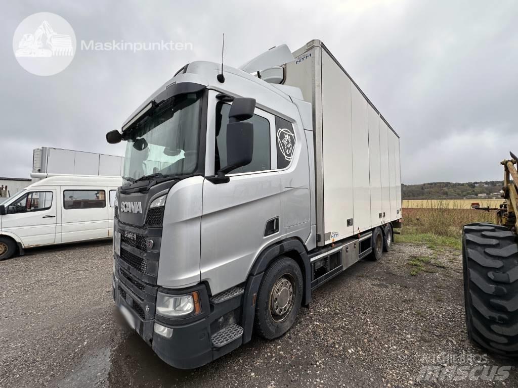Scania R 520 Caminhões de caixa fechada