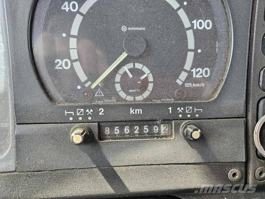 Scania P 94 FASSI Caminhões de caixa fechada