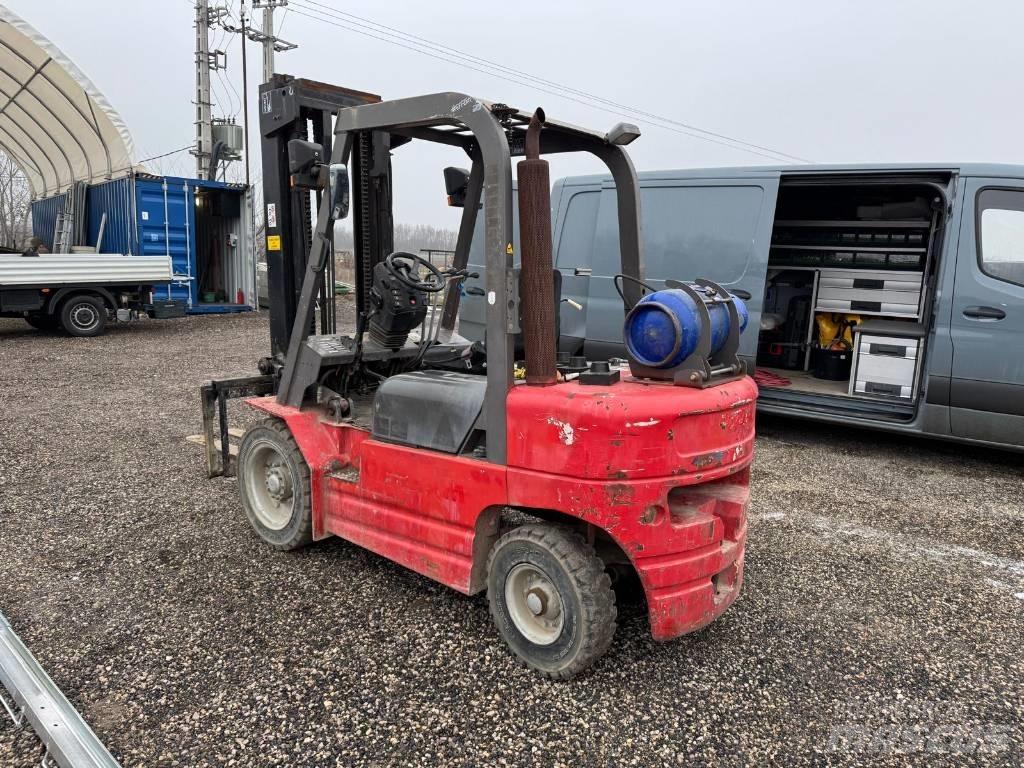 Manitou CG 30 P Empilhadores a gás
