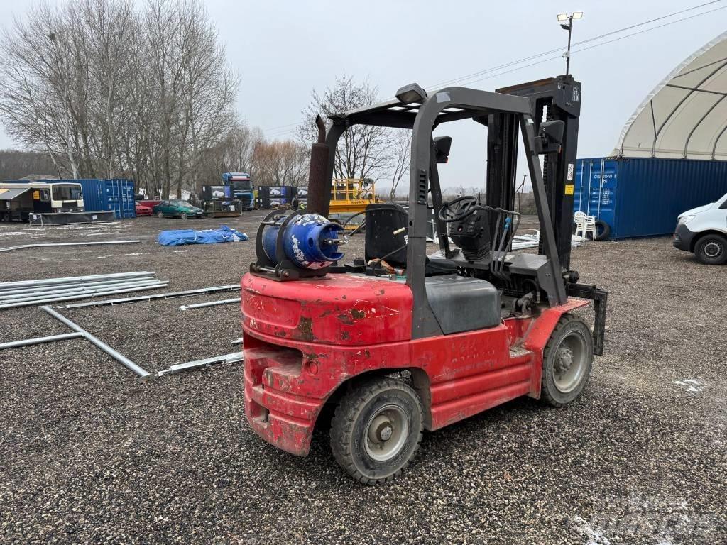 Manitou CG 30 P Empilhadores a gás