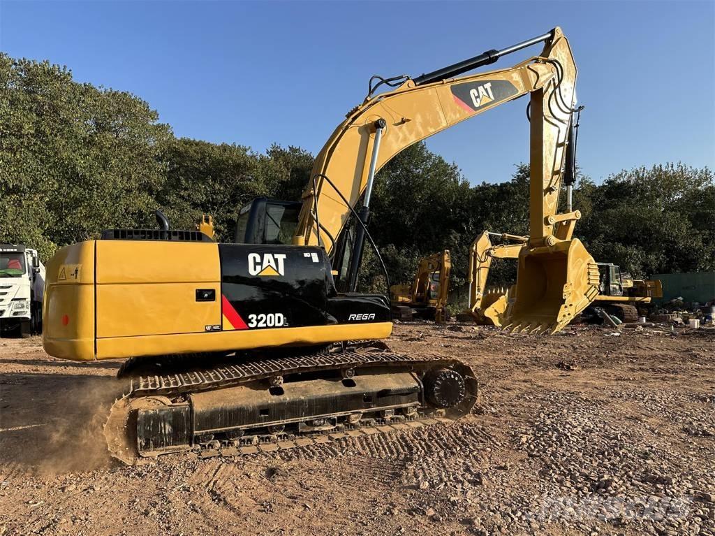 CAT 320D Escavadeiras de esteiras