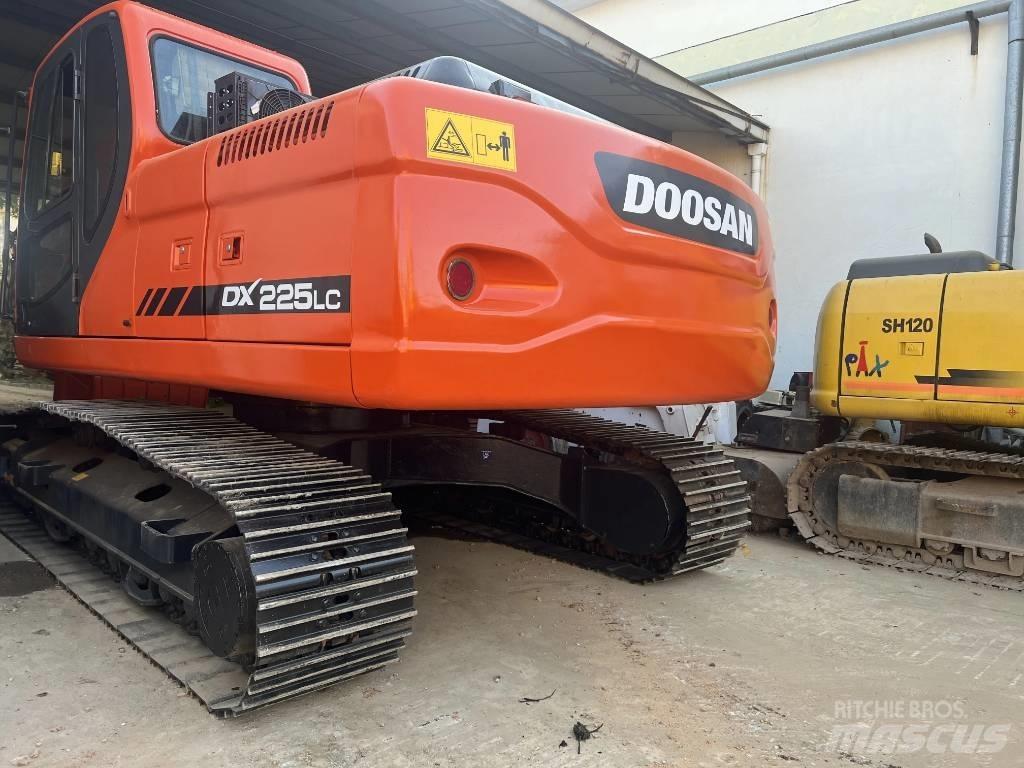 Doosan DX225LC Escavadeiras de esteiras