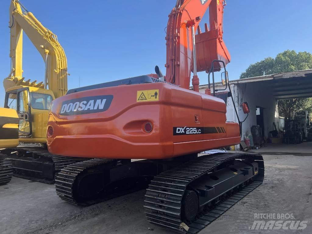 Doosan DX225LC Escavadeiras de esteiras