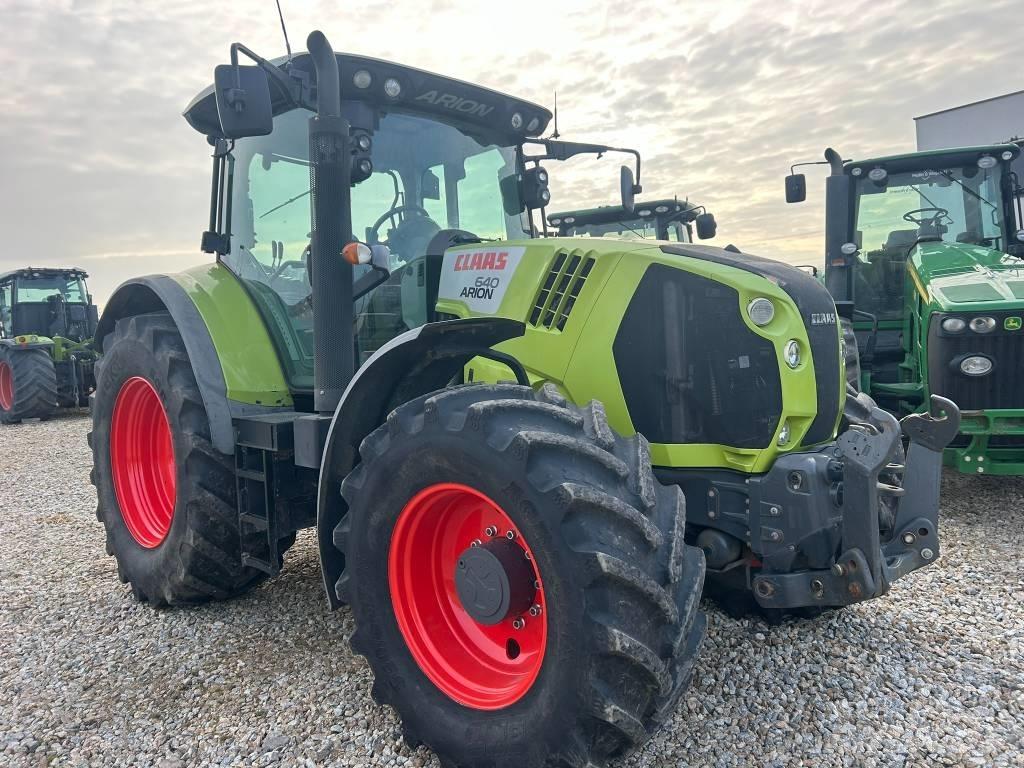 CLAAS Arion 640 Tratores Agrícolas usados