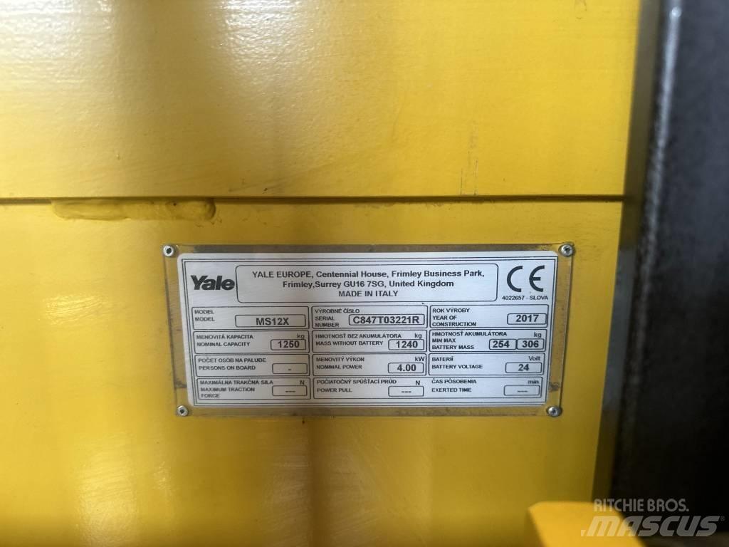 Yale MS12 Empilhador para operador externo