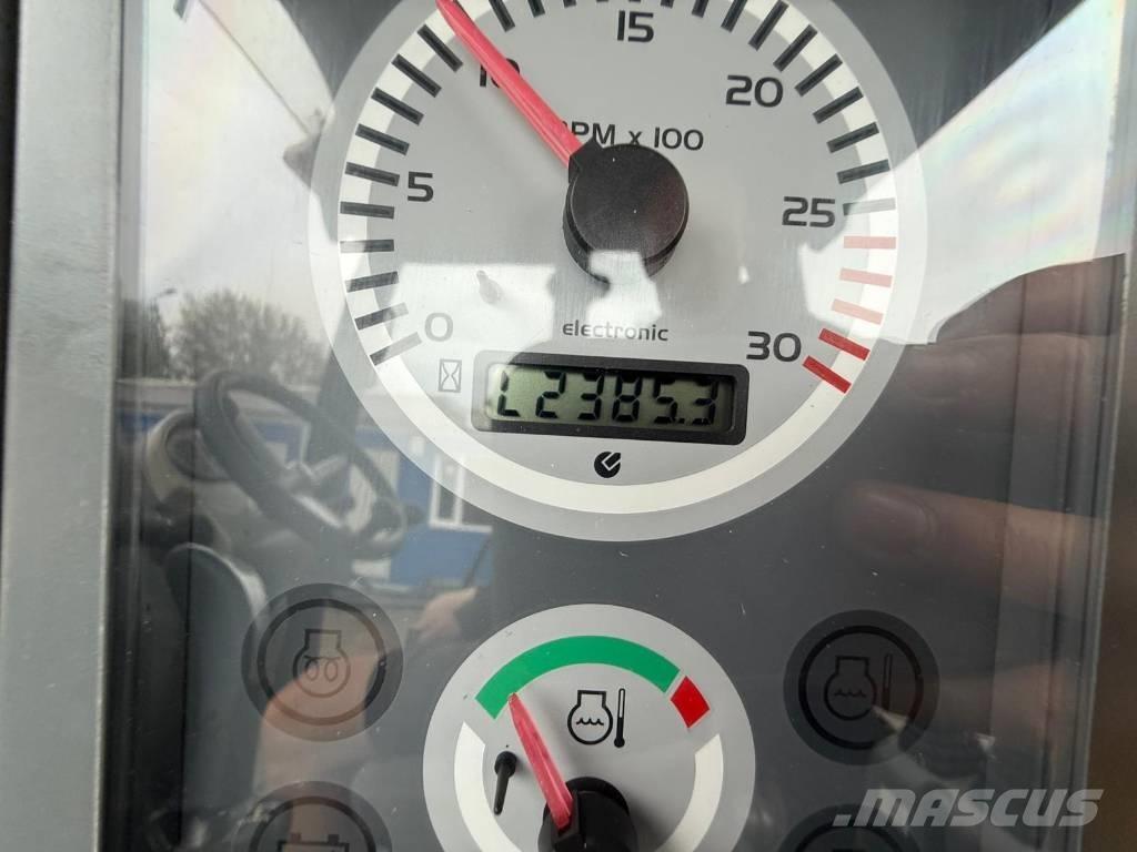 Komatsu WB 93 S-5 Retroescavadeiras