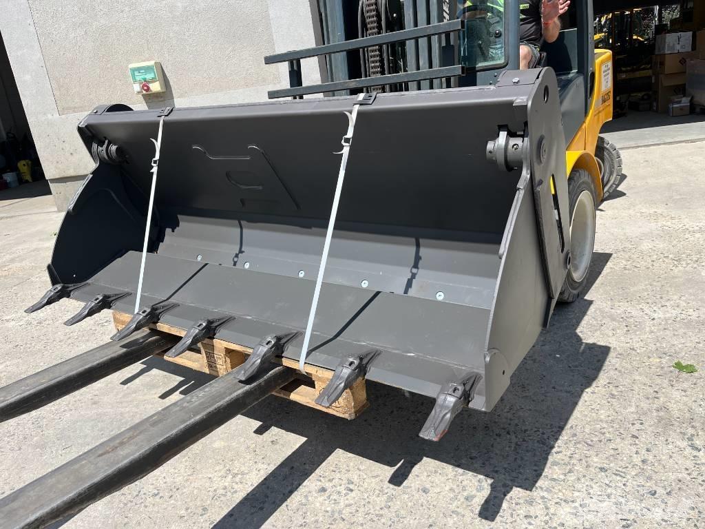 Mecalac 8 MCR Escavadoras Midi 7t - 12t