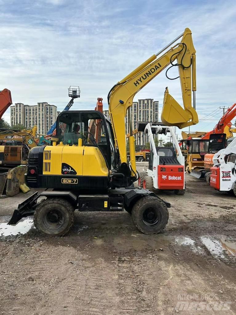 Hyundai R60-7 Escavadoras de rodas