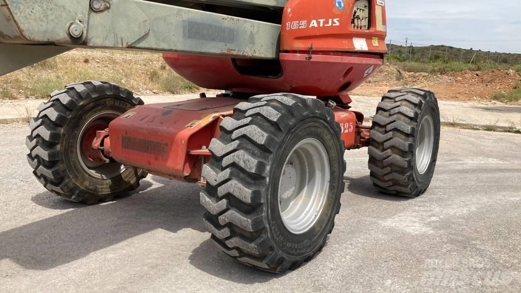 Manitou 165 ATJ Elevadores braços articulados