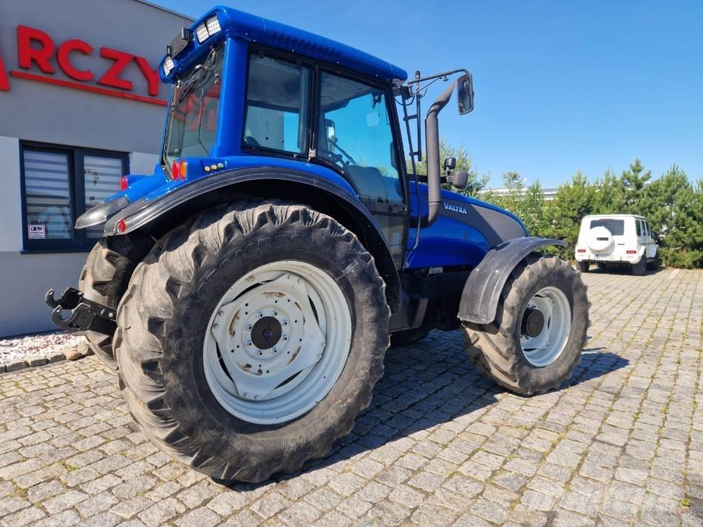 Valtra T 140 Tratores Agrícolas usados