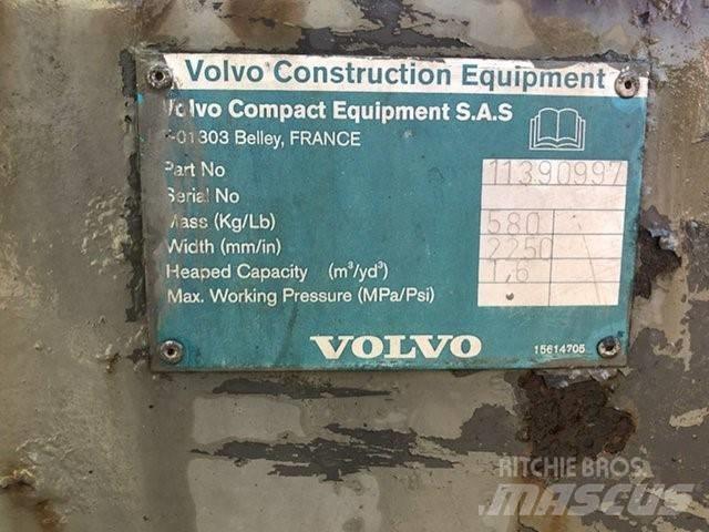 Volvo Puinbak Baldes crivo