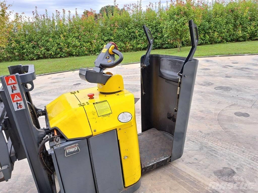 Combilift CS 600 Empilhador para operador externo