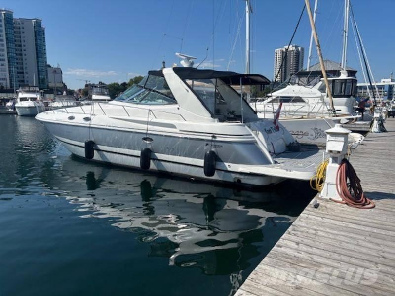  Cruisers Yachts 3870 Batelőes / barcaças